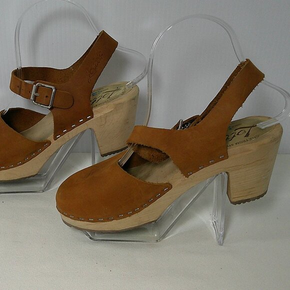 Lotta wood Brown Clogs in Oiled Nubuck | Tan | Size 6.5 - Picture 4 of 8